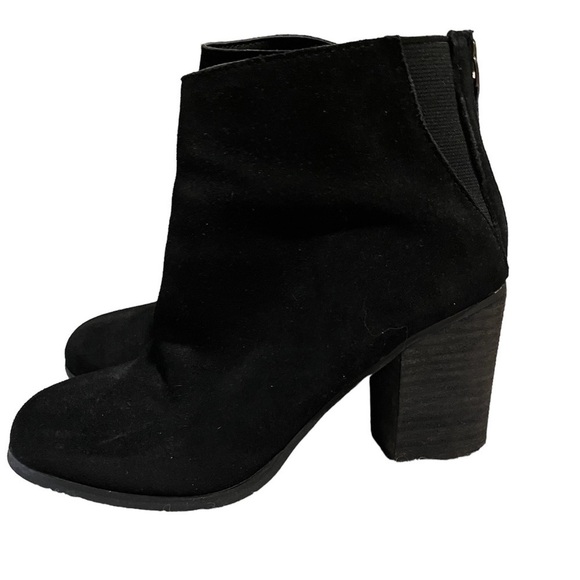 Urban Outfitters Black Boots Sz 7 - Picture 1 of 10
